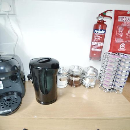 Garden Tower Flat Apartment ลอนดอน ภายนอก รูปภาพ